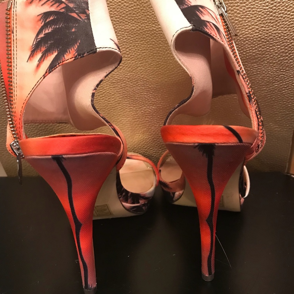 Heels - Picture 3 of 4